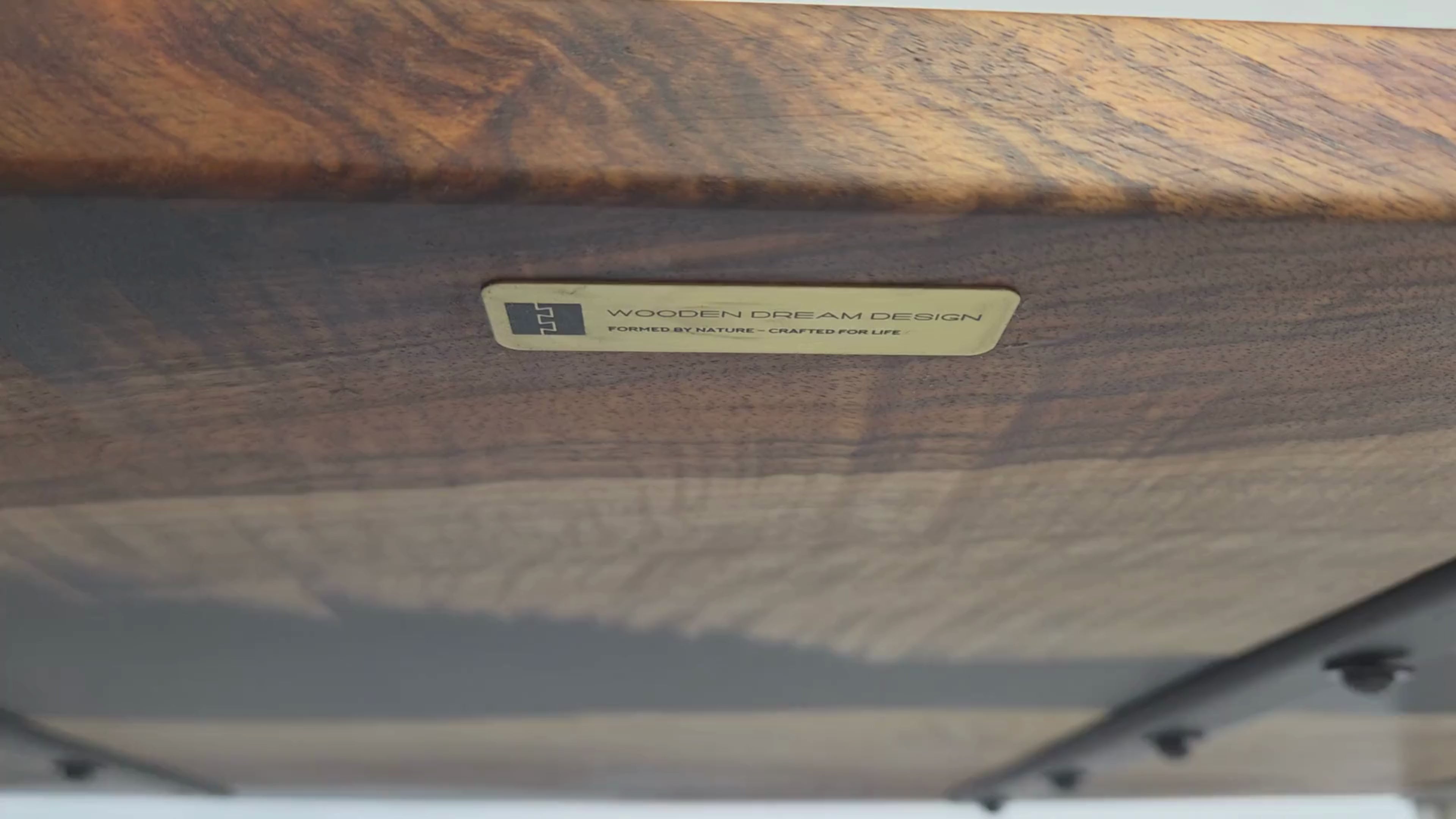Load video: Epoxy sofabord - River table
