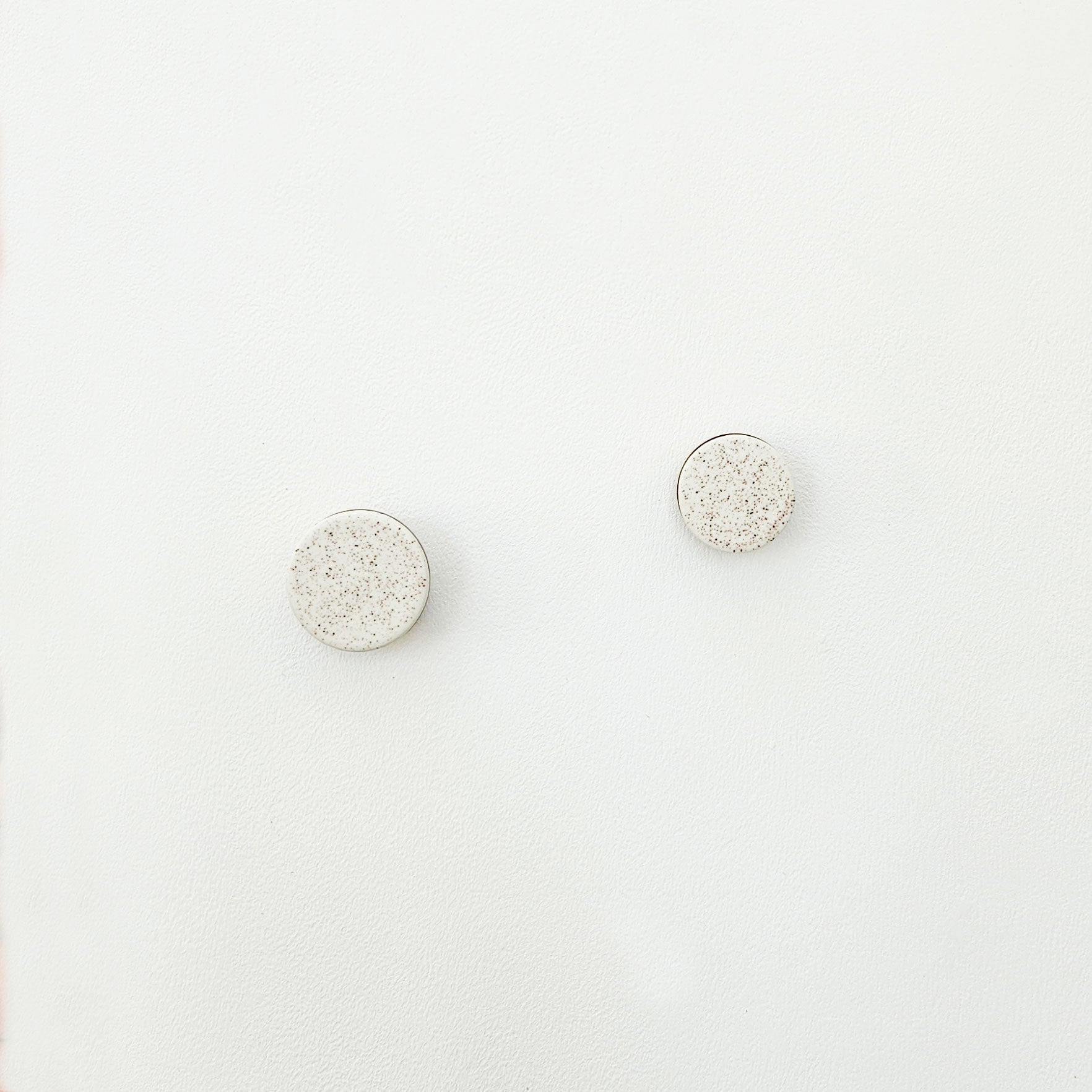 Walnut Wall Hook – Off-White Ceramic-1